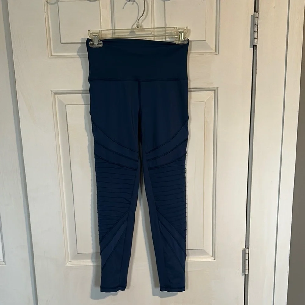 Aerie size small blue leggings